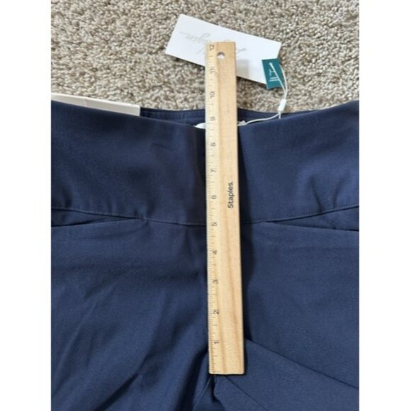 Walter Hagen Women's Sculpt 7'' Tummy Control Shaper Shorts- Navy Size XS - Picture 10 of 13